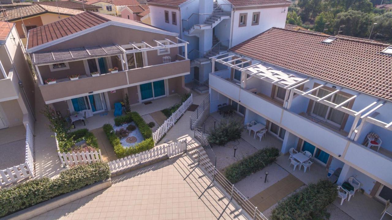 Villetta Federico Climatizzata Con Giardino Privato Viddalba エクステリア 写真