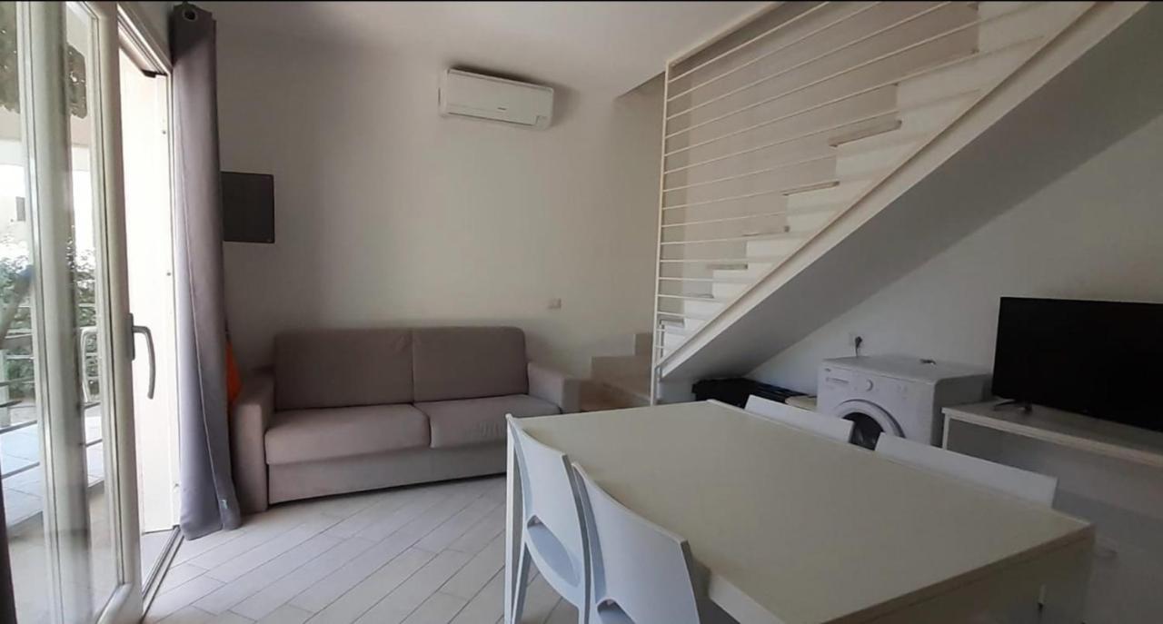 Villetta Federico Climatizzata Con Giardino Privato Viddalba エクステリア 写真