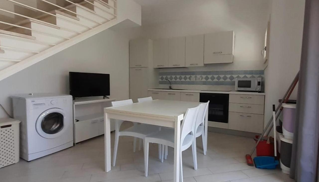 Villetta Federico Climatizzata Con Giardino Privato Viddalba エクステリア 写真