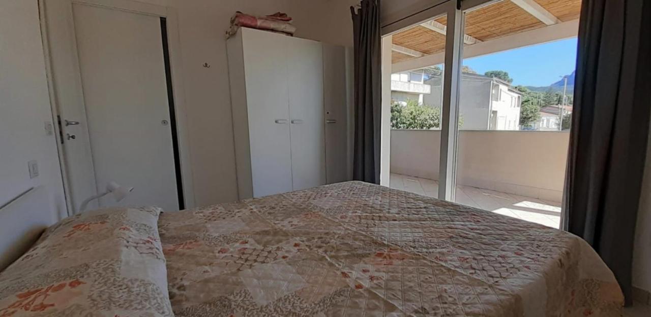 Villetta Federico Climatizzata Con Giardino Privato Viddalba エクステリア 写真